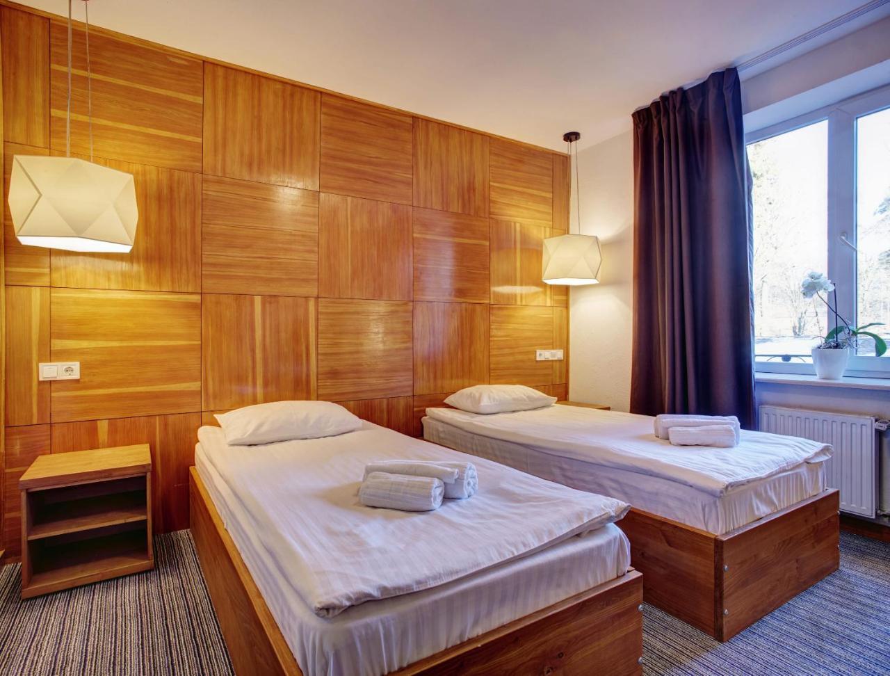 Hotel Valentyna à Briukhovychi Extérieur photo