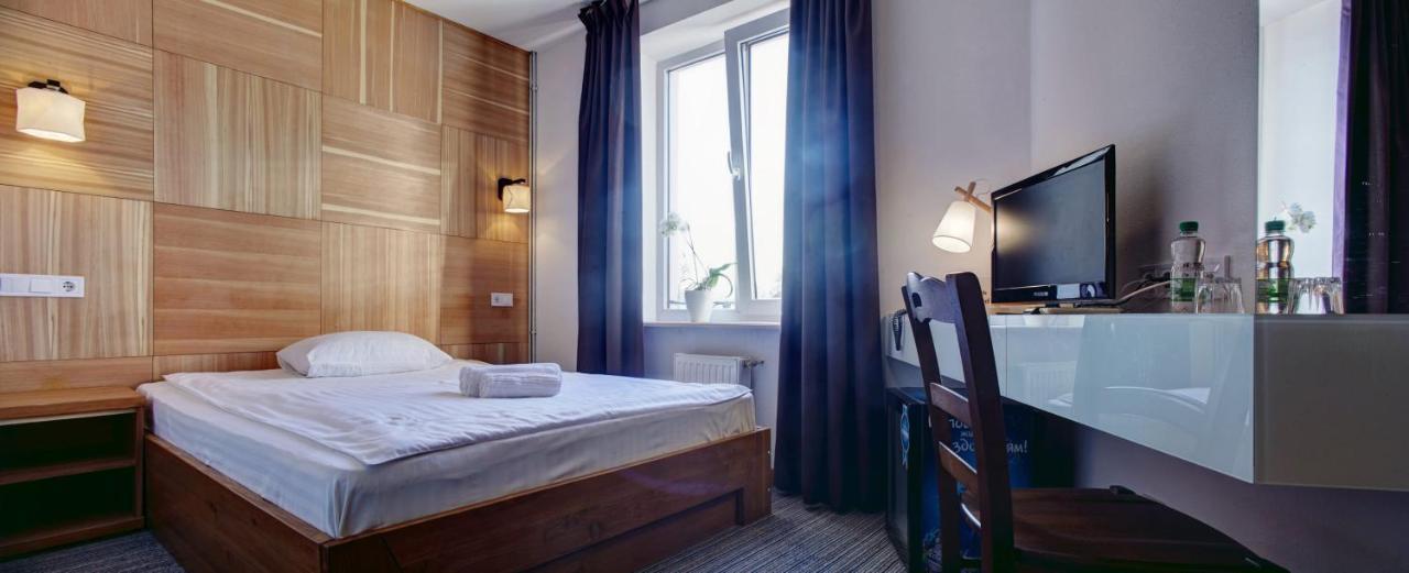 Hotel Valentyna à Briukhovychi Extérieur photo