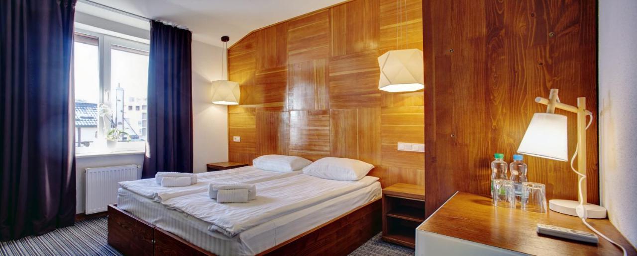 Hotel Valentyna à Briukhovychi Extérieur photo